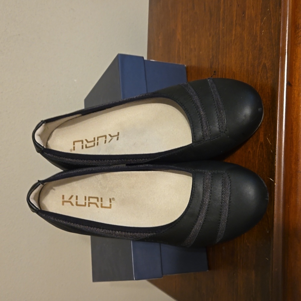 Kuru Grace flats, size 7.5, color: Jet black